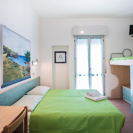 Hotel Silvana Cattolica Eksteriør billede