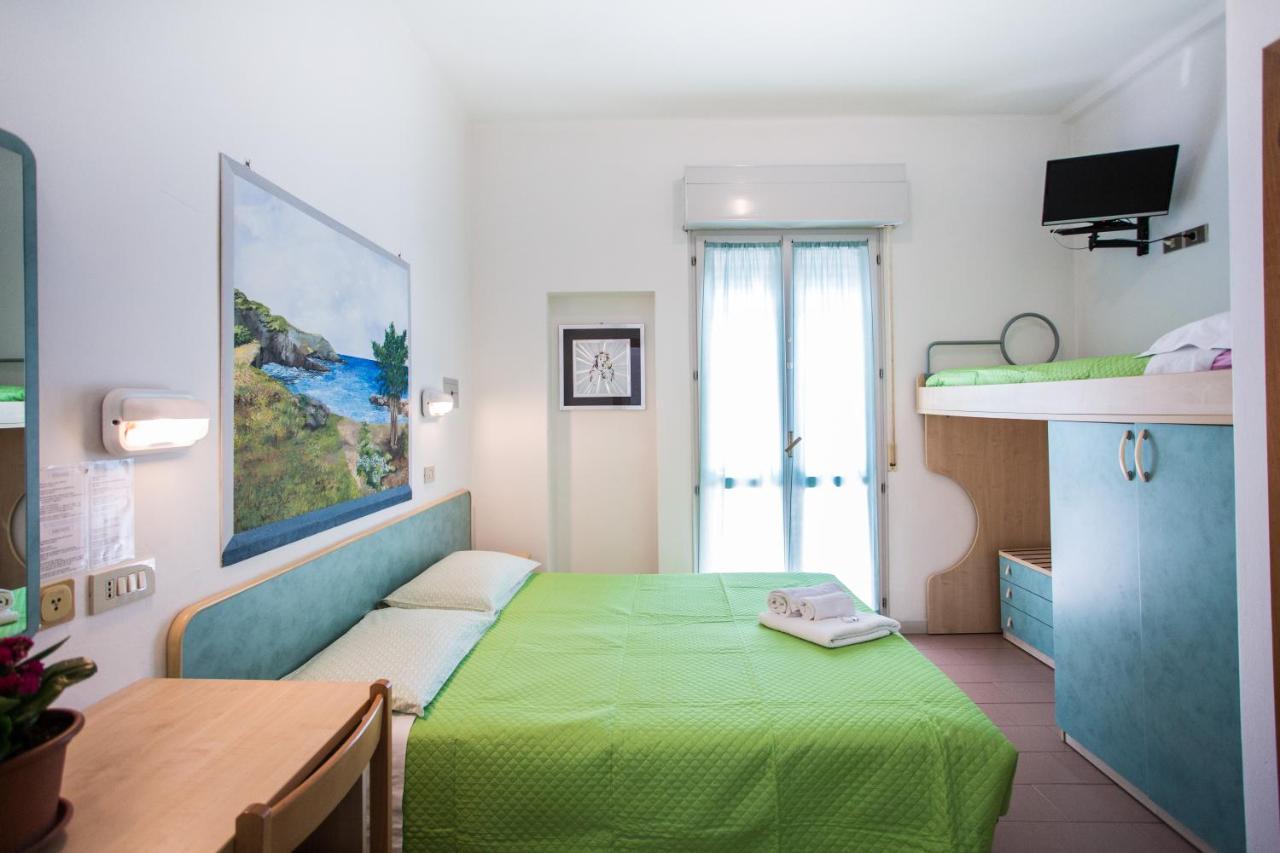 Hotel Silvana Cattolica Eksteriør billede